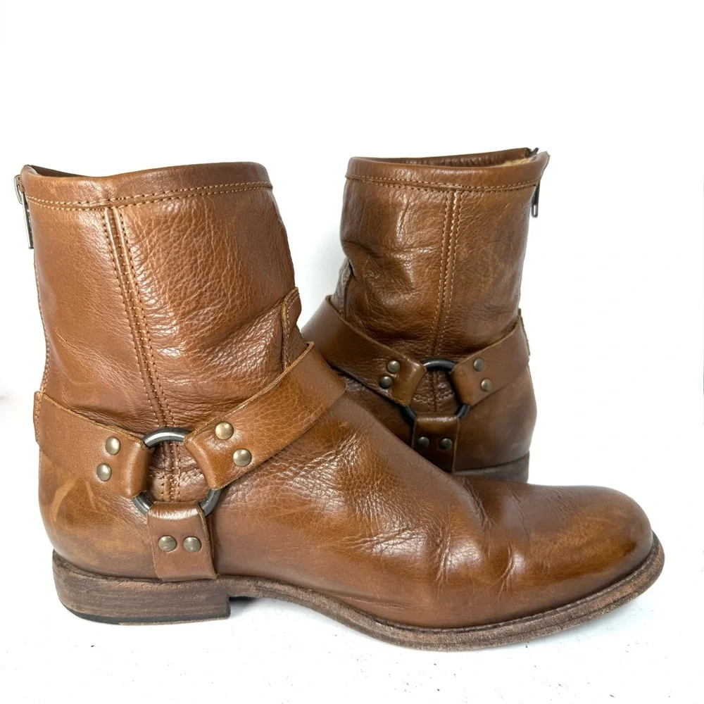 Frye see pictures